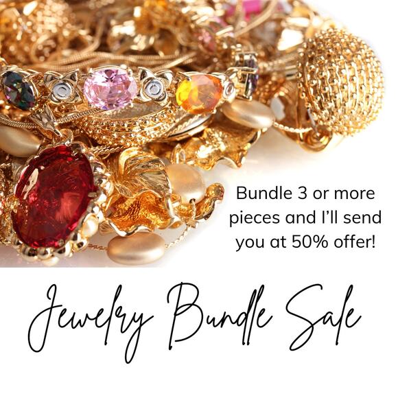 Gold Tone And Cream Pierced Earrings Square Costume Jewelry - Picture 5 of 5